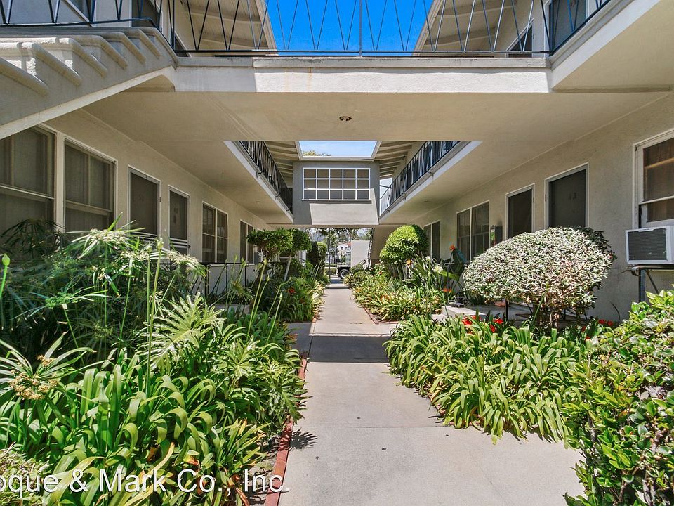 1st image of 10906 Santa Monica Blvd APT 10A