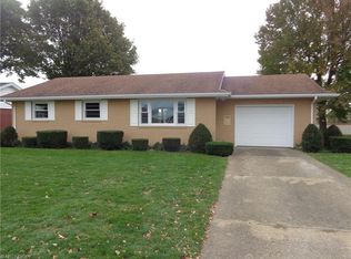 208 E Wills Ave, Dover, OH 44622
