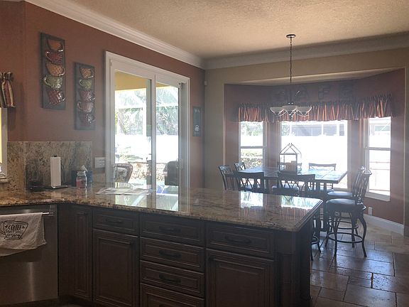 3rd image of 1 Watermill Pl