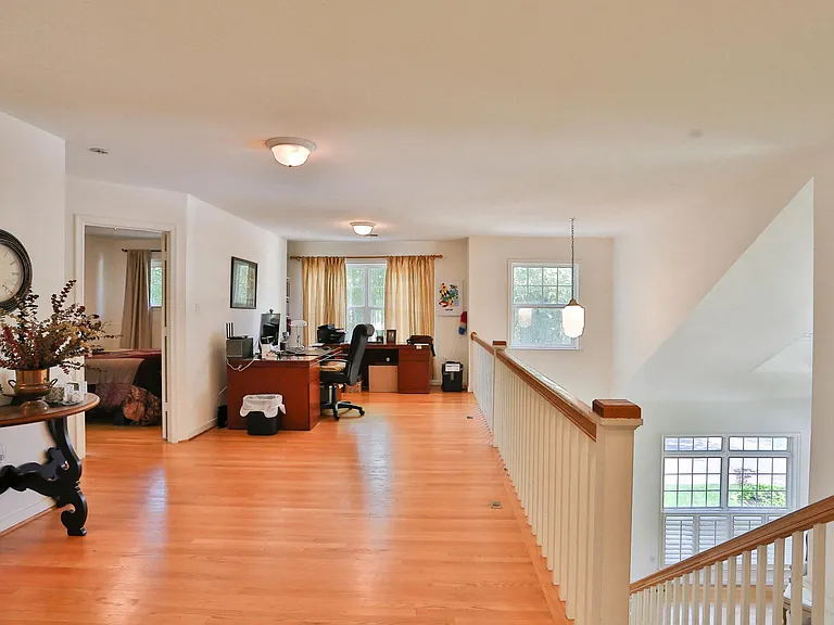15979 Cove Ln — Photo 14