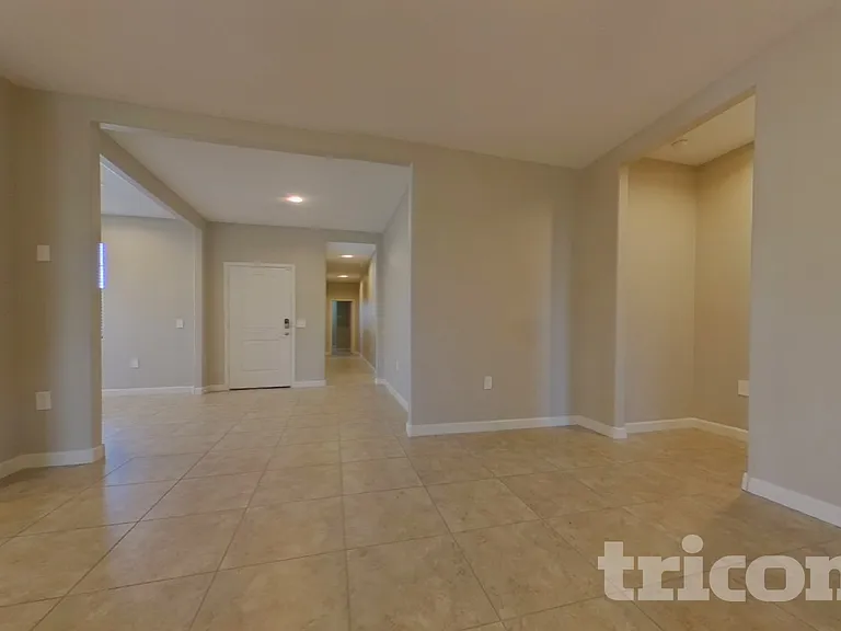 30033 W Cheery Lynn Rd — Photo 3