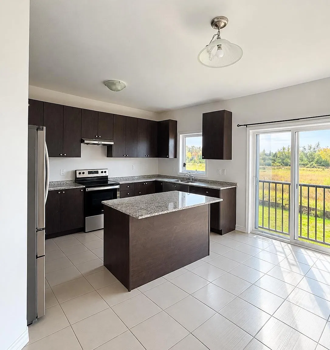 4 bed, $2,700 — Photo 3