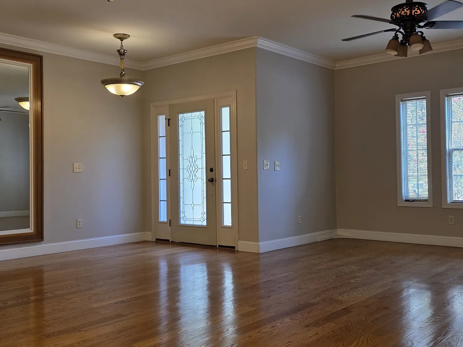 5 bed, 3.5 bath, 3105 sqft, $3,800 — Photo 3