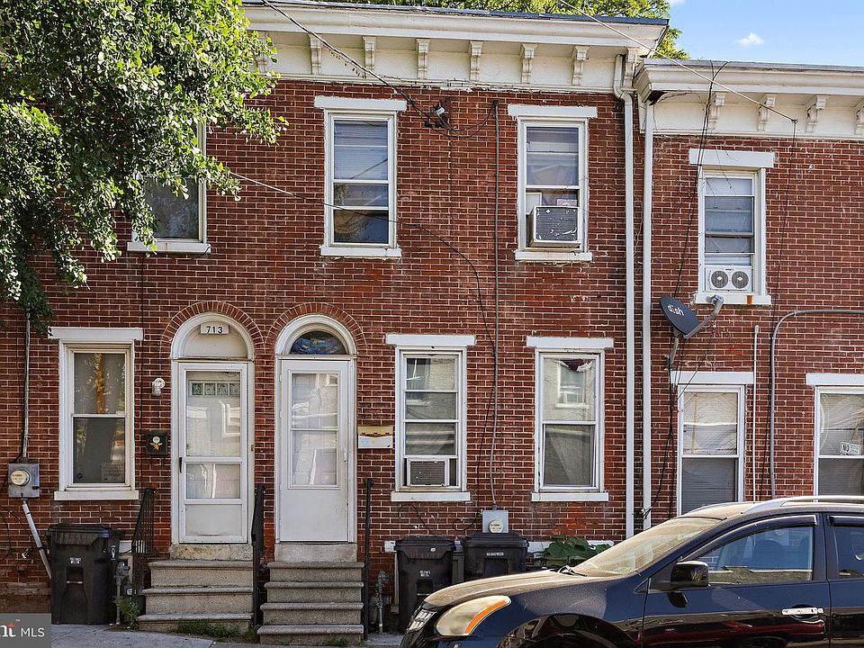 1st image of 715 E 10th St