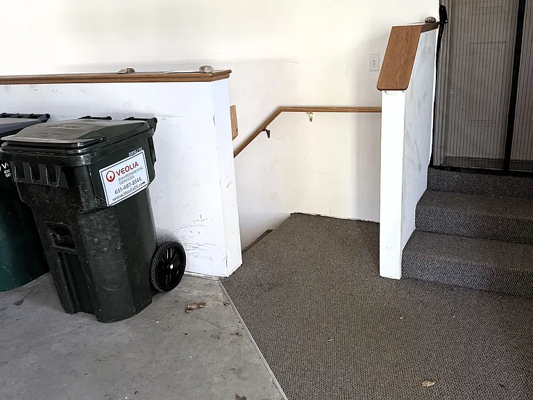 832 Laurel Ave #L — Photo 2