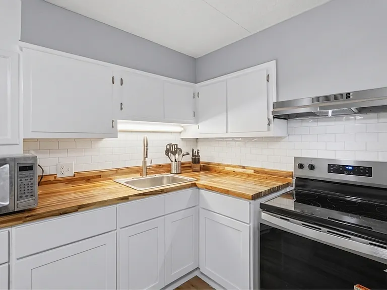 5 Centennial St #2B — Photo 2