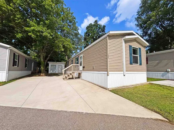 7055 Quarry Rd #132, Amherst, OH 44001