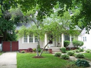 406 69th St, Kenosha, WI 53143