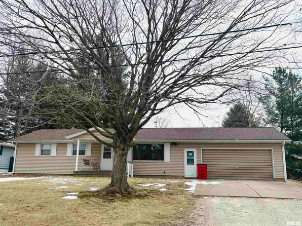 305 N Laurel St, Elmwood, IL 61529