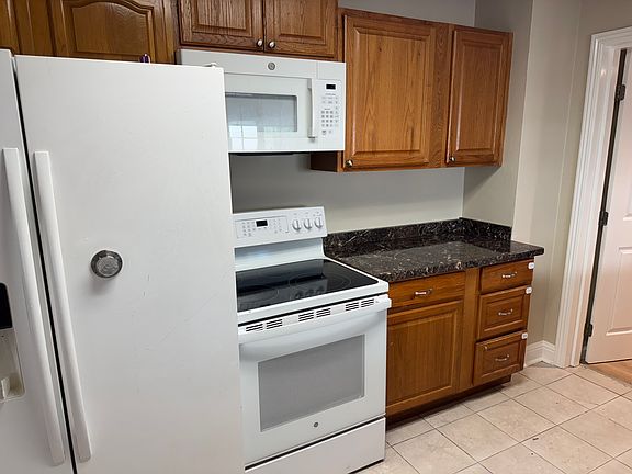 3rd image of 293 Mac Arthur Ave