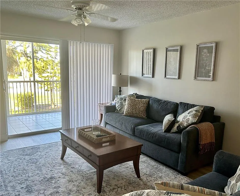 2 bed, 2.0 bath, 950 sqft, $3,500 — Photo 3