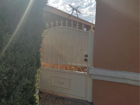 4th image of 387 Montreal Cir