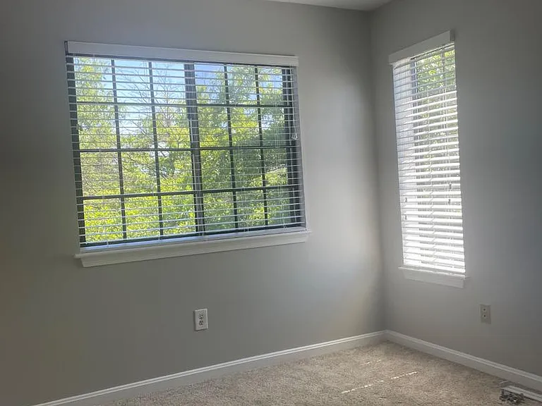 6008 Ellesmere Ct #F — Photo 10