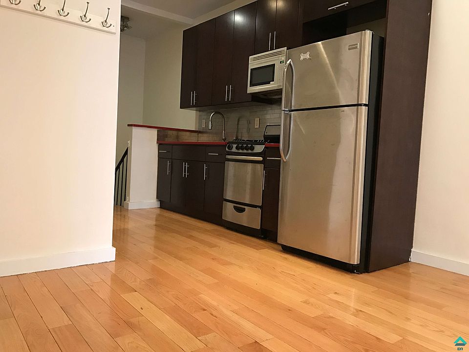 2nd image of 679 Classon Ave APT 1R