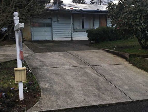 5th image of 2700 Rossiter Ln