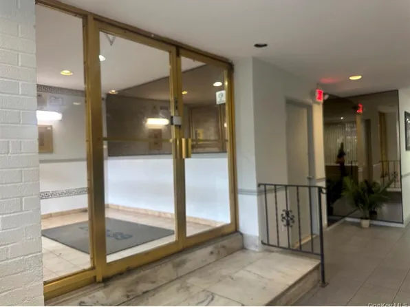 222-89 Braddock Avenue image 11 of 15