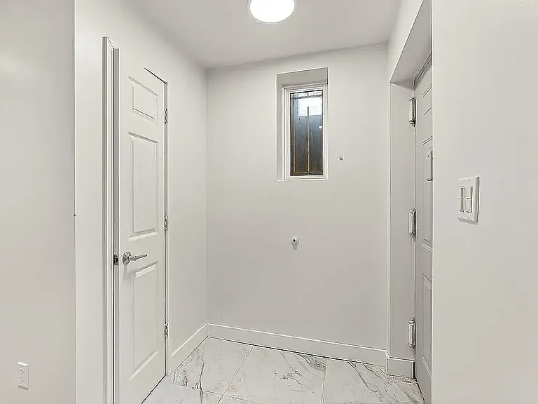 385 Vernon Ave #1B — Photo 12