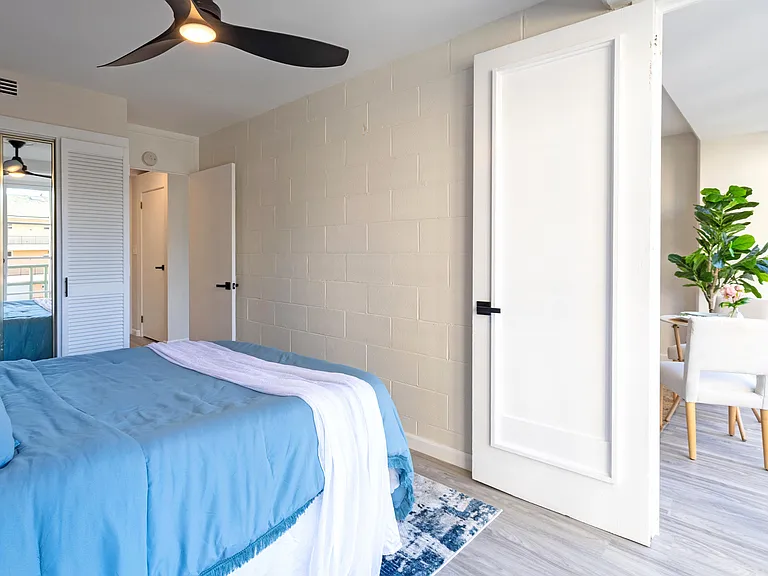 445 Kaiolu St #604 — Photo 15