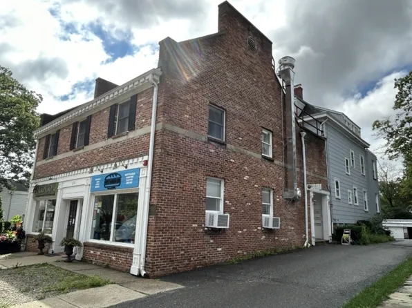206 Bellevue Ave Suite 3, Montclair, NJ 07043