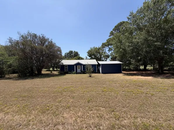 2087 Spur 324, Tennessee Colony, TX 75861