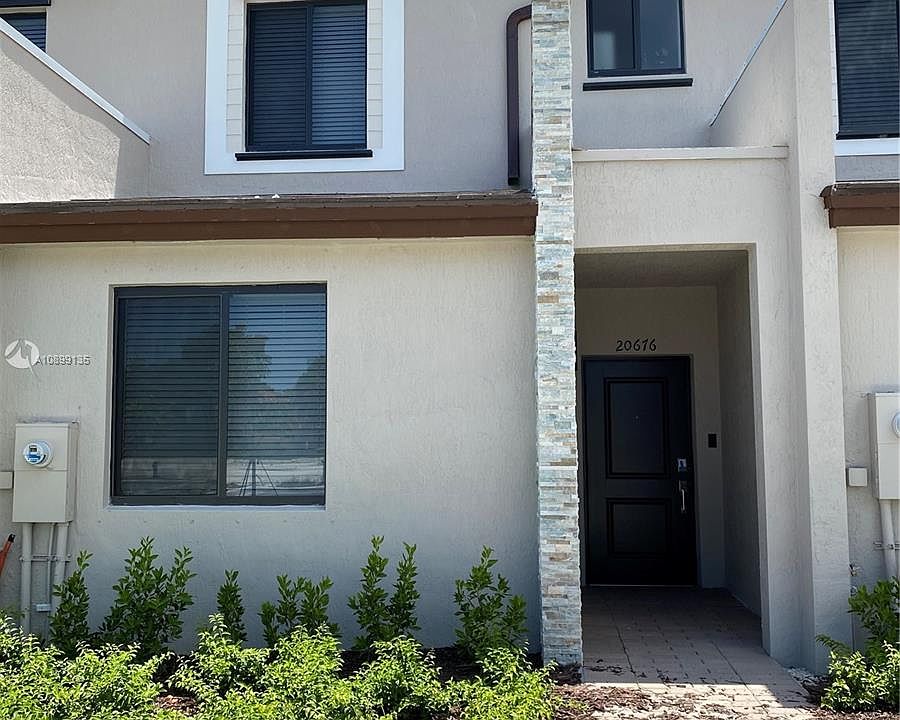 1st image of 20676 NE 7th Ct #0