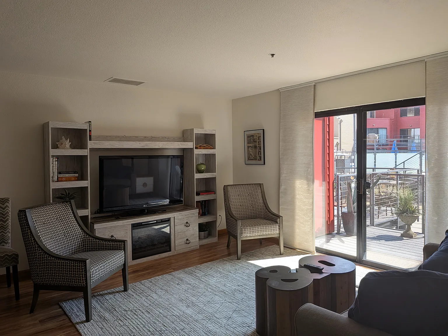 1040 O8 — Photo 2