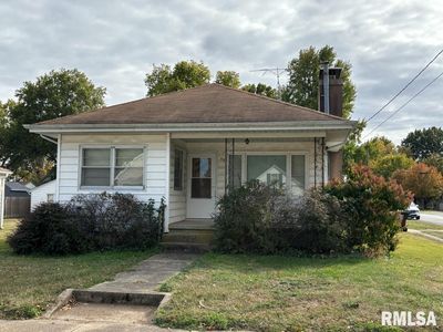 253 E Monroe St, Auburn, IL, 62615