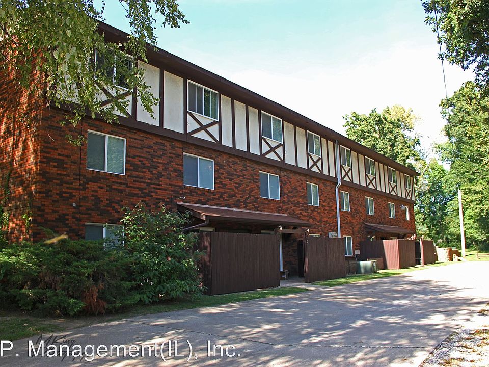 2nd image of 40 Devon Ct APT 7