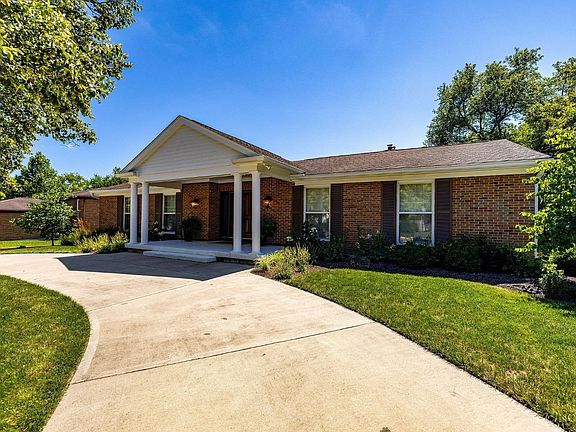 2nd image of 435 Emerald Woods Dr