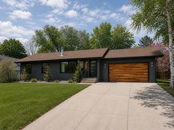 617 McCallum Dr, New Brighton, MN 55112