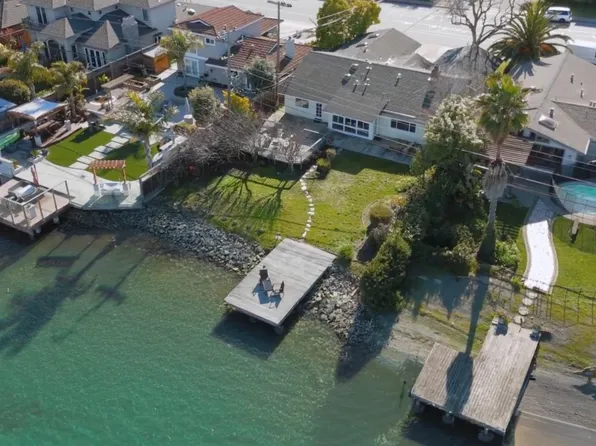 3155 Los Prados St, San Mateo, CA 94403