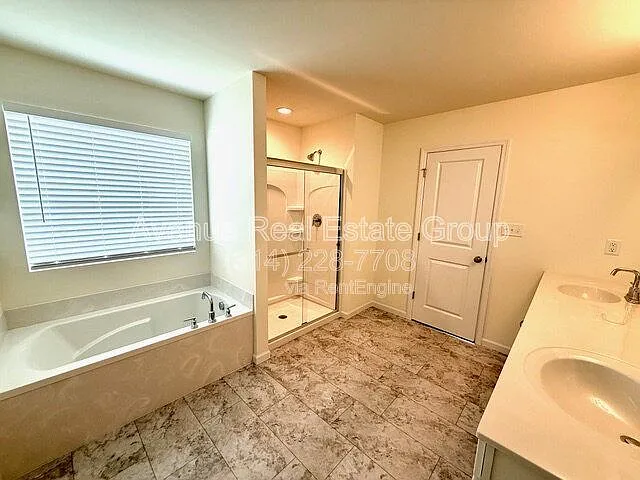713 Crested Point Dr — Photo 10
