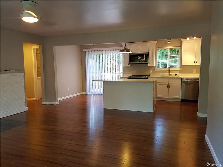 6 232nd Pl SW — Photo 3