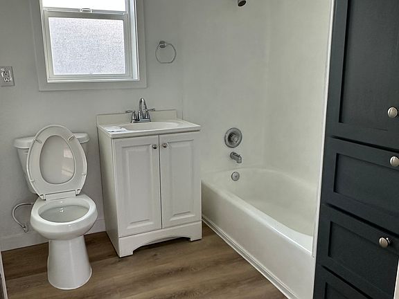 3rd image of 11614 205th St