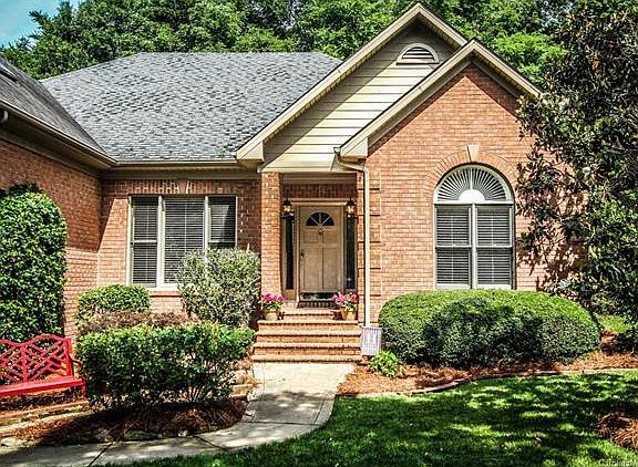 2nd image of 6788 Lynrose Ct