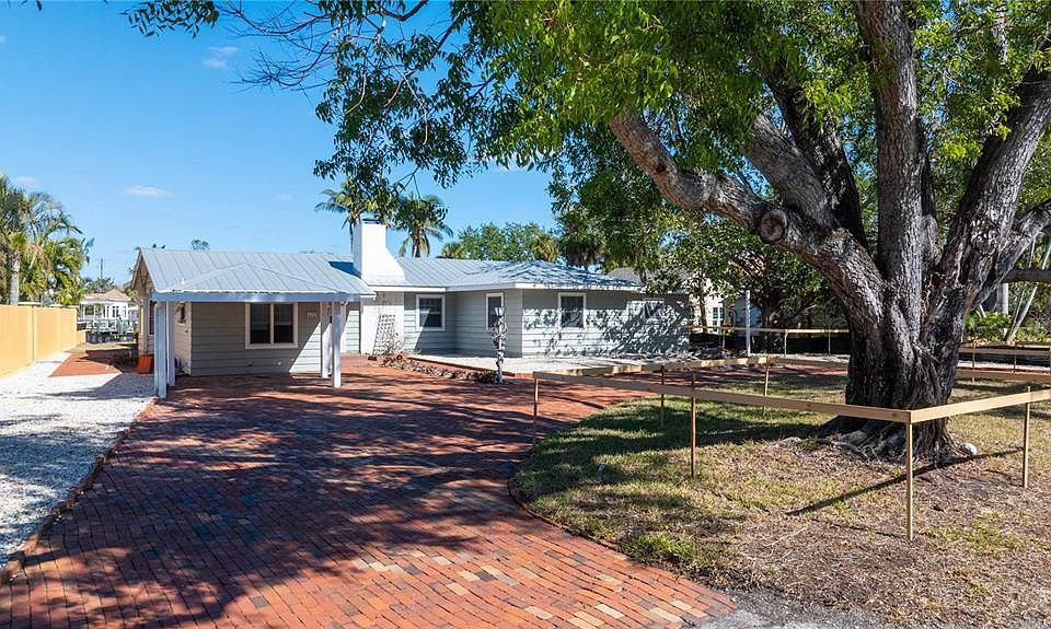 1st image of 527 FREELING DRIVE