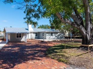 527 Freeling Dr, Sarasota, FL 34242