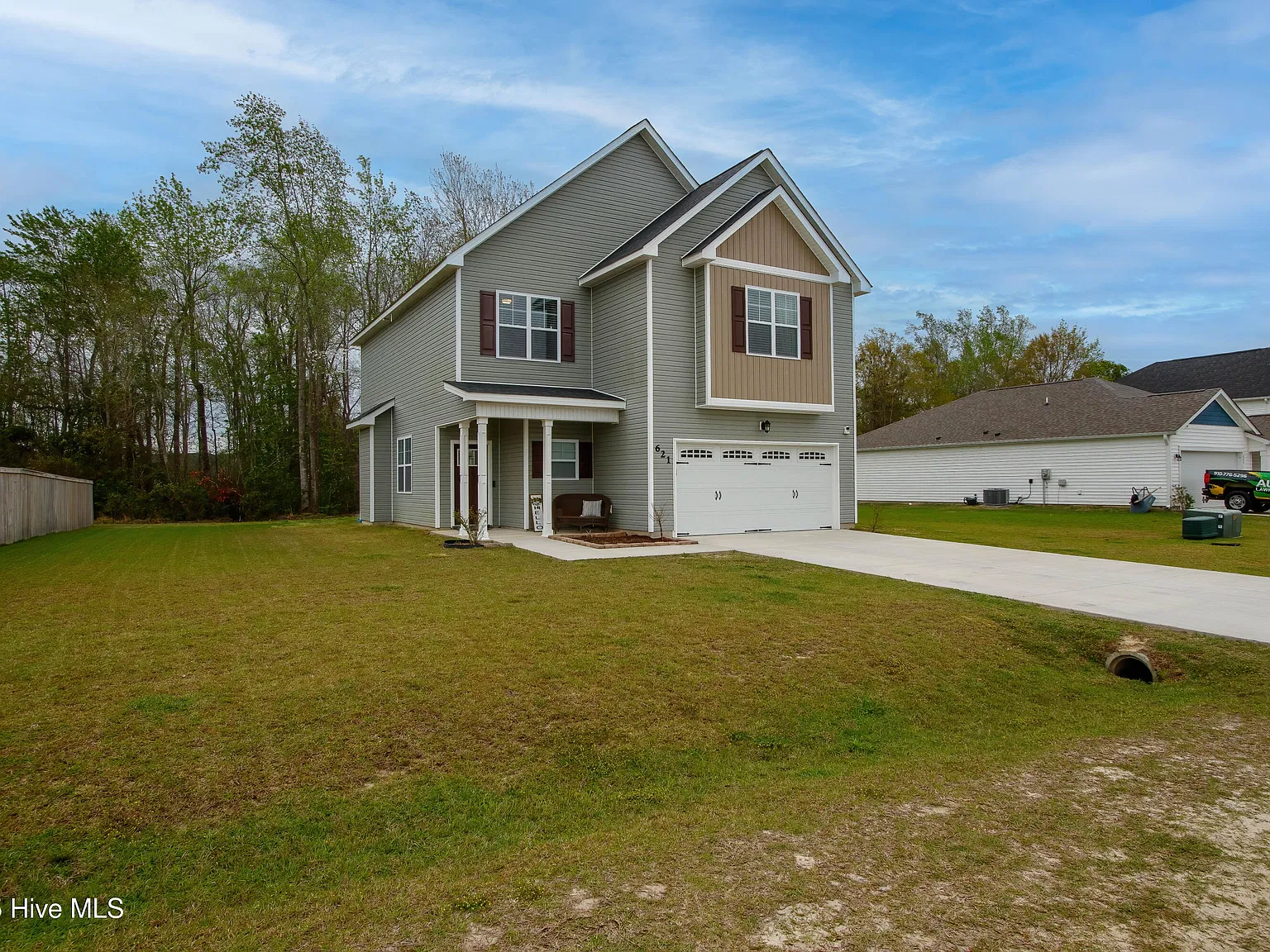 4 bed, 2.5 bath, 2100 sqft, $2,600 — Photo 4