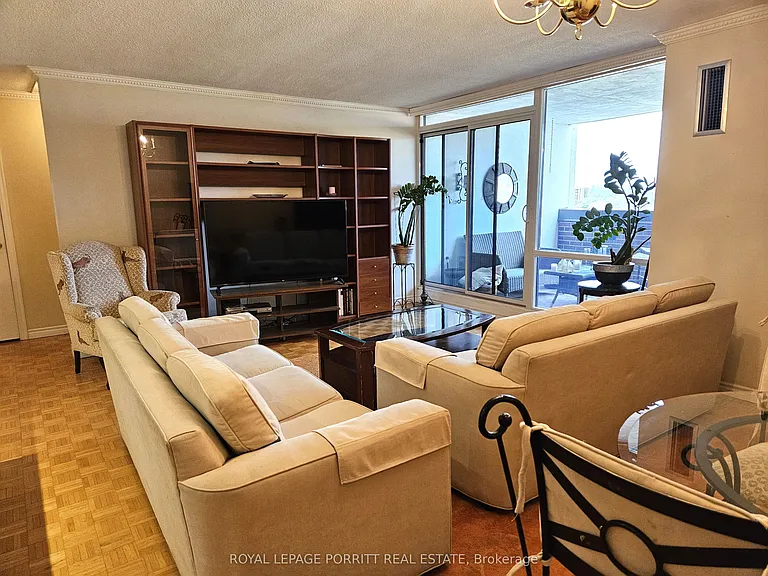 1535 Lakeshore Rd E #1704 — Photo 9