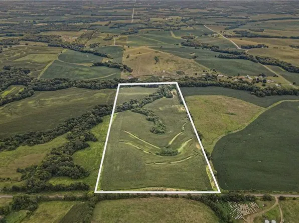 V Hwy, Weston, MO 64098