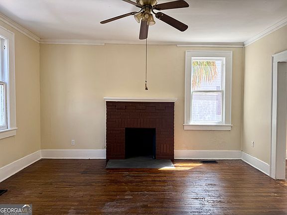 3rd image of 627 W 39th St