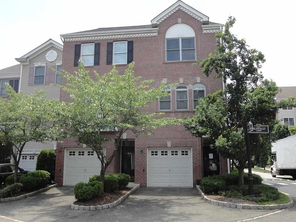 1st image of 455 Albany Ct