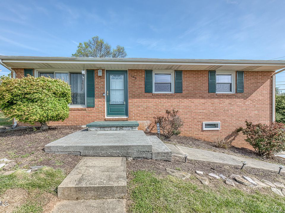 1st image of 1069 Jessie Ln
