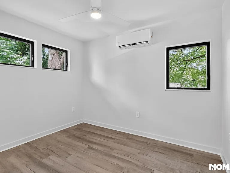 2413 Glascock St #101 — Photo 2