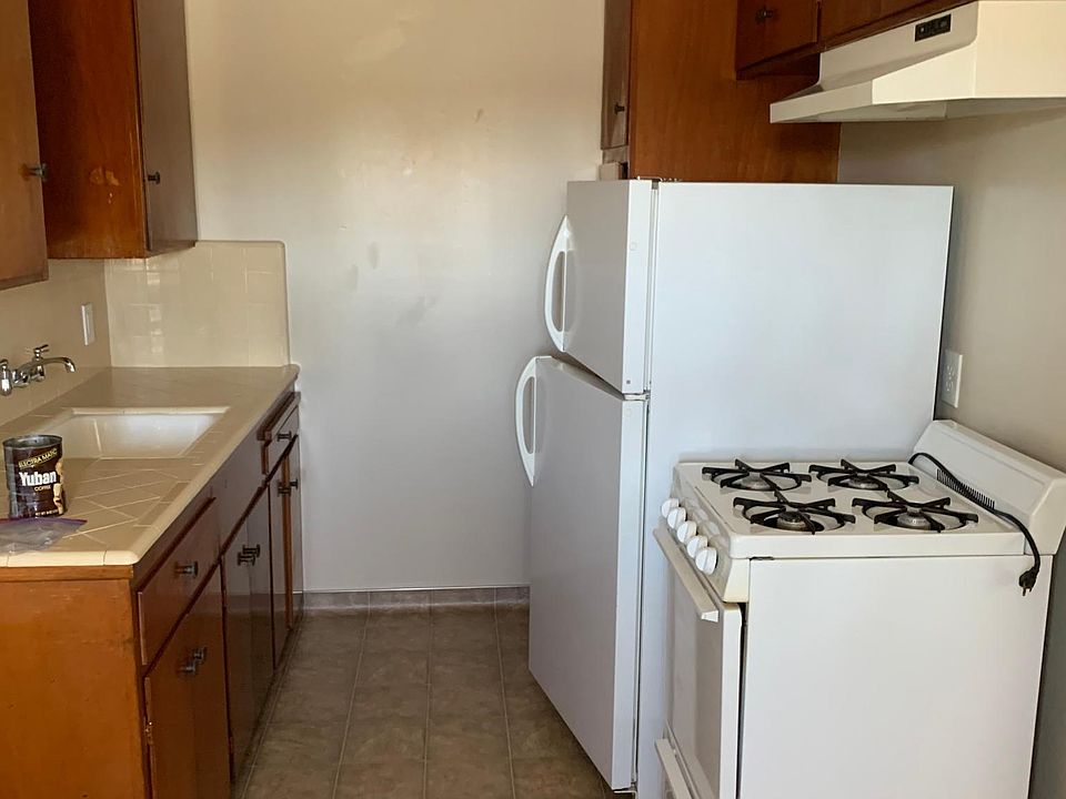 2nd image of 221 Pamela Ave Unit 6