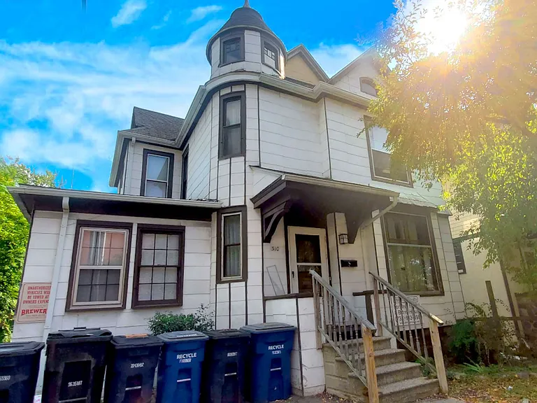 310 E William St — Photo 2