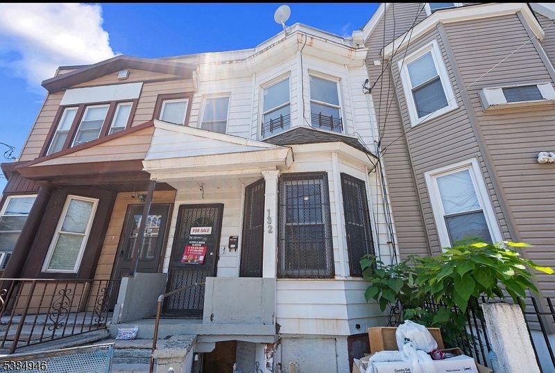 2nd image of 132 Chester Ave