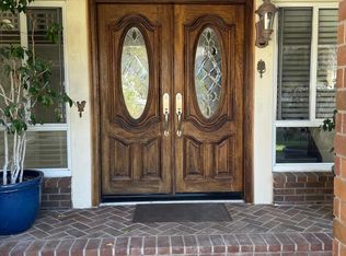 1884 Parkview Cir, Costa Mesa, CA 92627