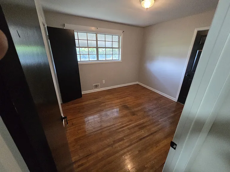 1102 Shoreham Dr — Photo 18
