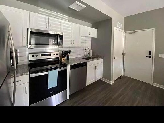2nd image of 105 Fulton Ave